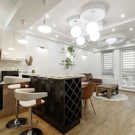 Apartment Independentei Street *
