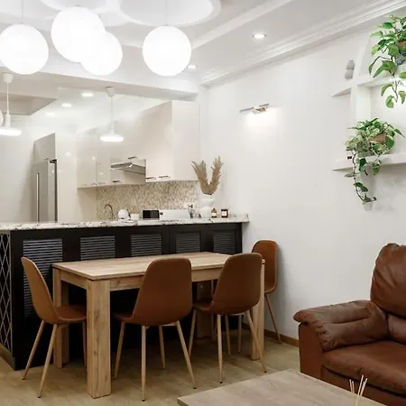 Apartment Independentei Street